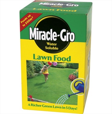 Lawn Food - Miracle Gro Water Soluable