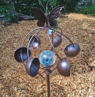 Garden Art - Solar Wind Spinner Aura Illuminated Crackled Globe
