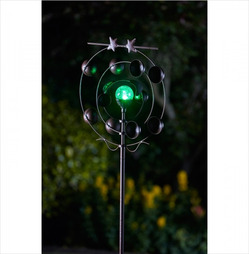 Garden Art - Solar Wind Spinner Boreas Illuminated Crackled Globe