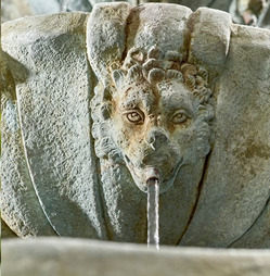 Lioness Fountain Water Feature - Lion Head Design